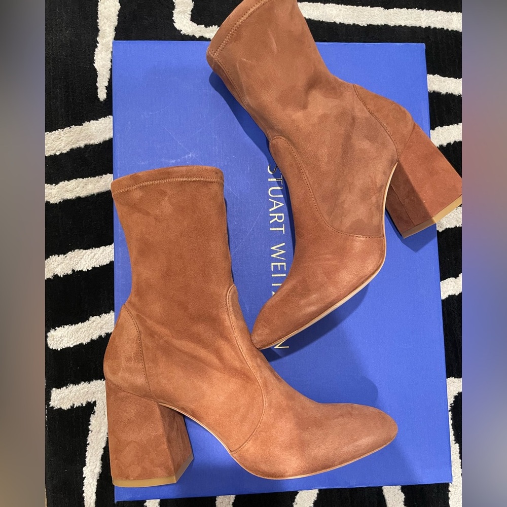 Brand New Stuart Weitzman MSRP $650
Flareblock 85 suede sock boots sz 6.5B - Picture 5 of 11